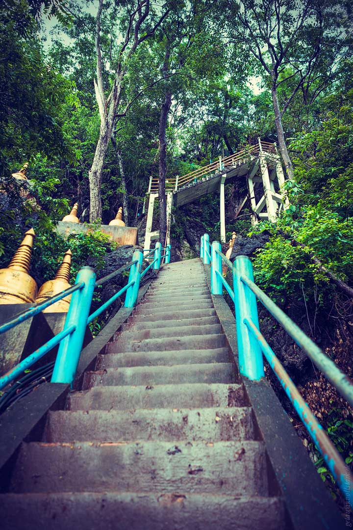 2015-07-06-IMG_0305_Krabi_Tiger_Cave_Temple_Wat_Tham_Sua_web